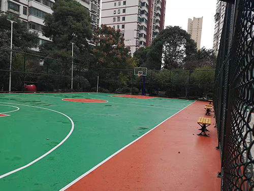 常德市武陵區(qū)國源小區(qū)塑膠籃球場，硅PU球場，籃球架安裝 體育器材，體育設施